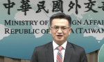 El portavoz del Ministerio de Exteriores de Taiwán, Jeff Liu, se enfrenta a China