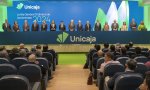 Manuel Azuaga recibió un caluroso aplauso tras su última intervención como presidente de Unicaja
