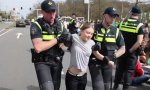 La activista Greta Thunberg, detenida tras cortar una autovía en La Haya, habla de que "enfrentamos una crisis existencial"