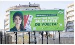 "Billete de vuelta para ilegales y delincuentes extranjeros ¡YA!", la nueva campaña de Vox contra la inseguridad generada por la inmigración que reside en España ilegalmente