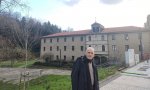Javier Paredes ante la fachada del convento de ‘Cristobaldegui’ el día 17 de enero de 2023