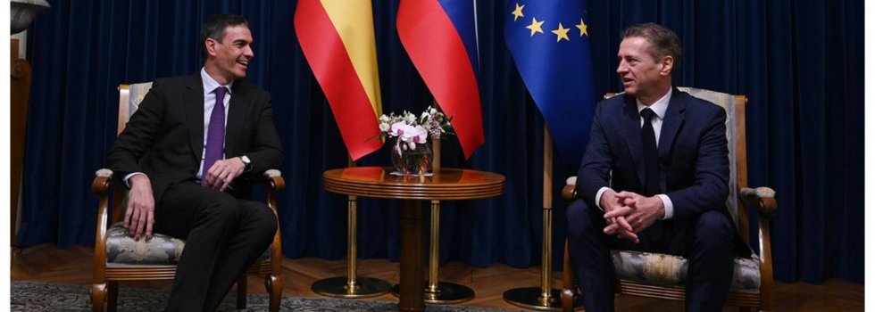 El presidente del Gobierno, Pedro Sánchez, junto al primer ministro de Eslovenia, Robert Golob