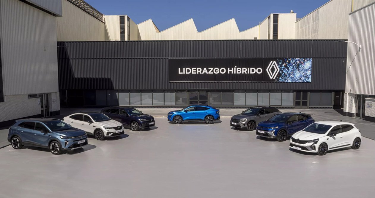 Nuestro país es el polo de hibridación del grupo francés a nivel mundial, pues en las fábricas de Valladolid y Palencia se producen cinco de los siete modelos que tienen la tecnología full hybrid E-Tech