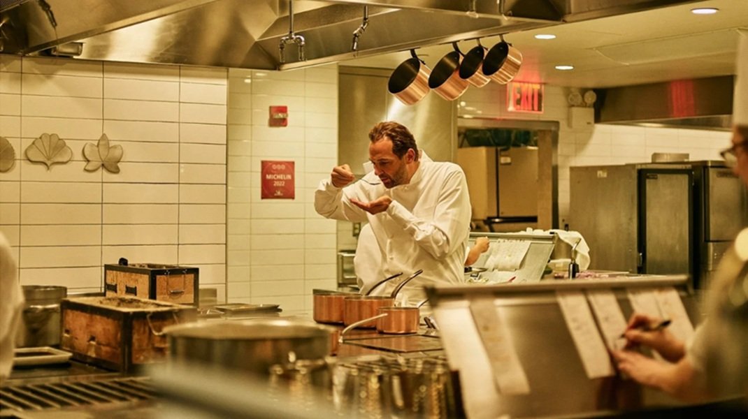 Daniel Humm volverá a servir carne y otros productos de origen animal... ante la caída de clientes por ofrecer un menú vegano desde 2021 Daniel Humm volverá a servir carne y otros productos de origen animal... ante la caída de clientes por ofrecer un menú vegano desde 2021