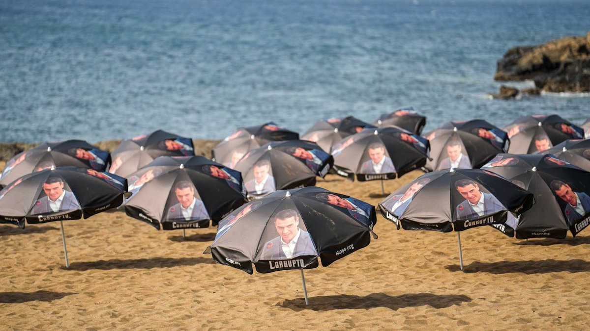 Seguro que estas sombrillas han gustado mucho al matrimonio Sánchez Gómez Seguro que estas sombrillas han gustado mucho al matrimonio Sánchez Gómez