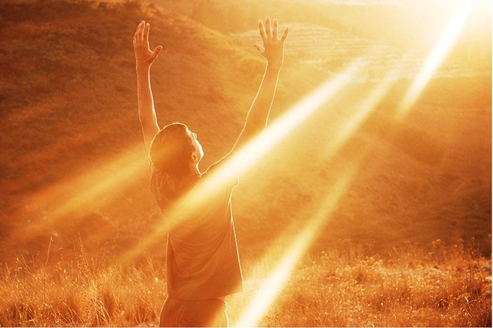 Llena de conocimiento, más y más iluminada por el Don inmerecido