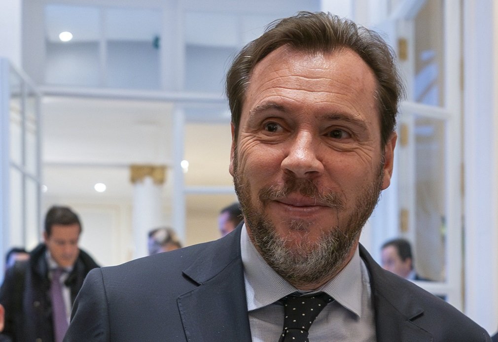 El ministro Puente monta un gimnasio en su ministerio... en pleno caos ferroviario y que aún se mantendrá durante los próximos años / Foto: Pablo Moreno El ministro Puente monta un gimnasio en su ministerio... en pleno caos ferroviario y que aún se mantendrá durante los próximos años / Foto: Pablo Moreno