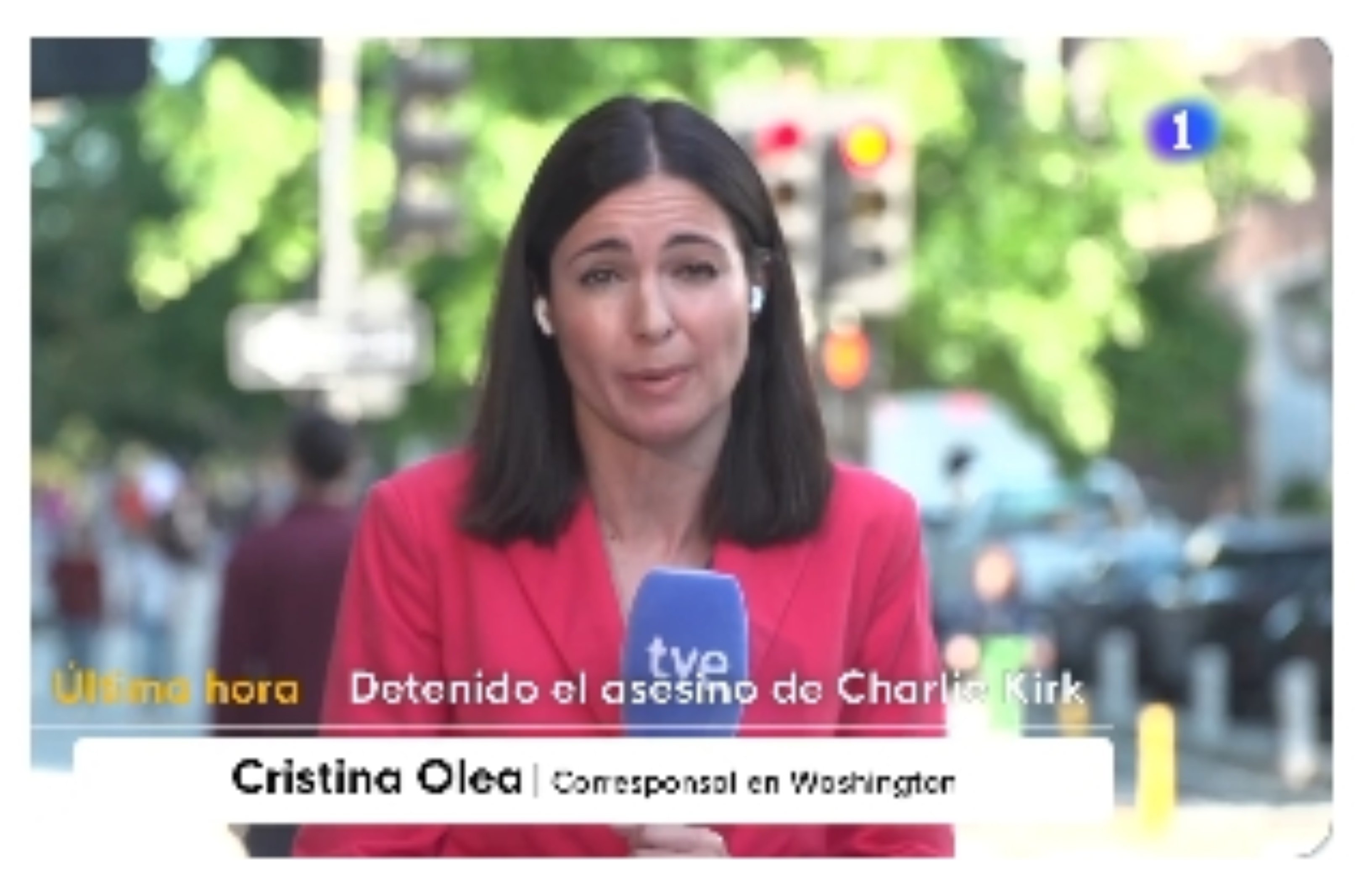 Muy dolida estaba la corresponsal de Radiotelevisión española en Washington, Cristina Olea. Daba la noticia de que el FBI había detenido al asesino de Charlie Kirk y parecía que le molestaba un tanto la detención Muy dolida estaba la corresponsal de Radiotelevisión española en Washington, Cristina Olea. Daba la noticia de que el FBI había detenido al asesino de Charlie Kirk y parecía que le molestaba un tanto la detención