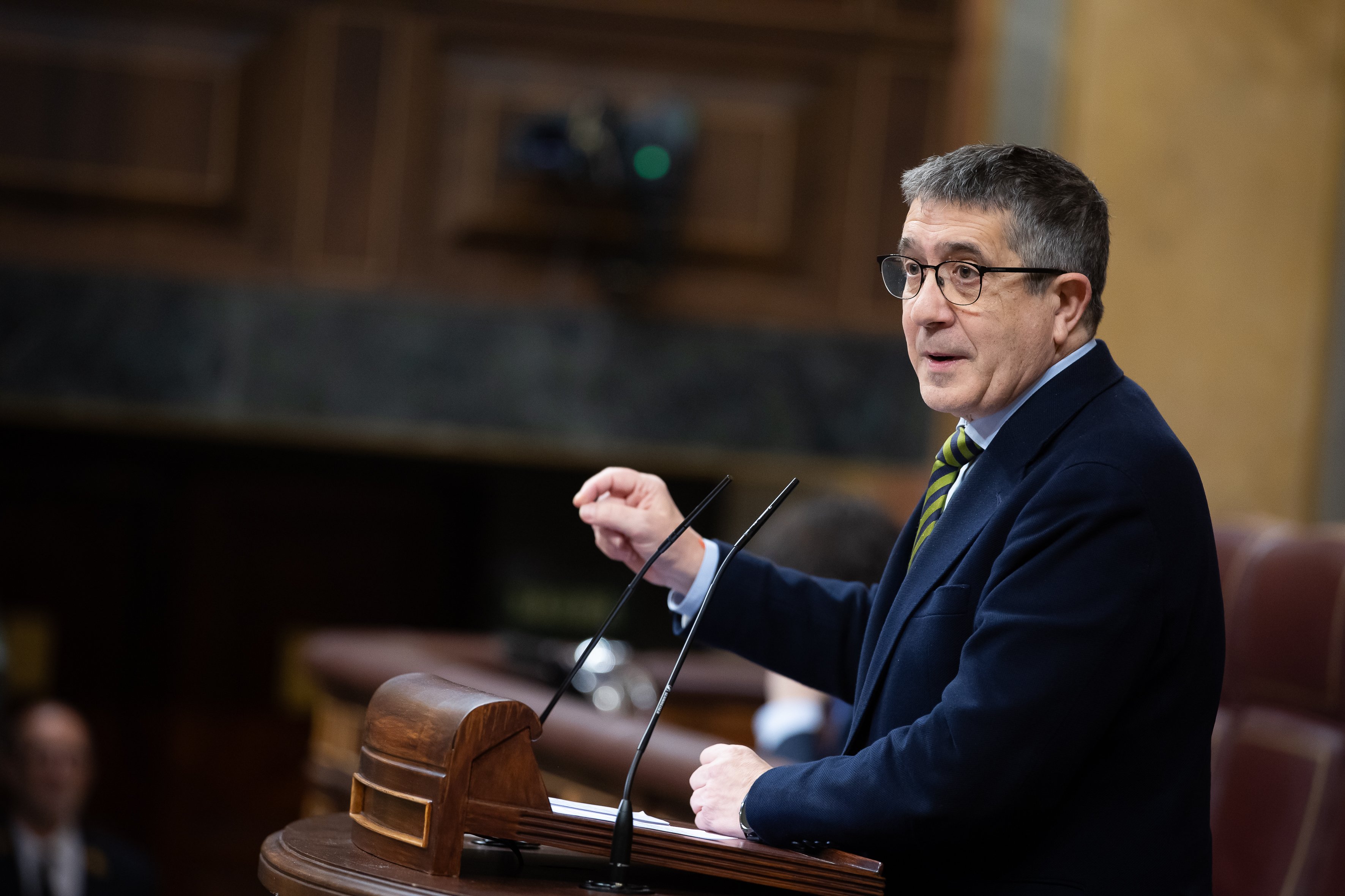 Ni el mismo portavoz del PSOE, Patxi López, supo explicar el alcance de la medida / Foto: servicio de prensa del Congreso