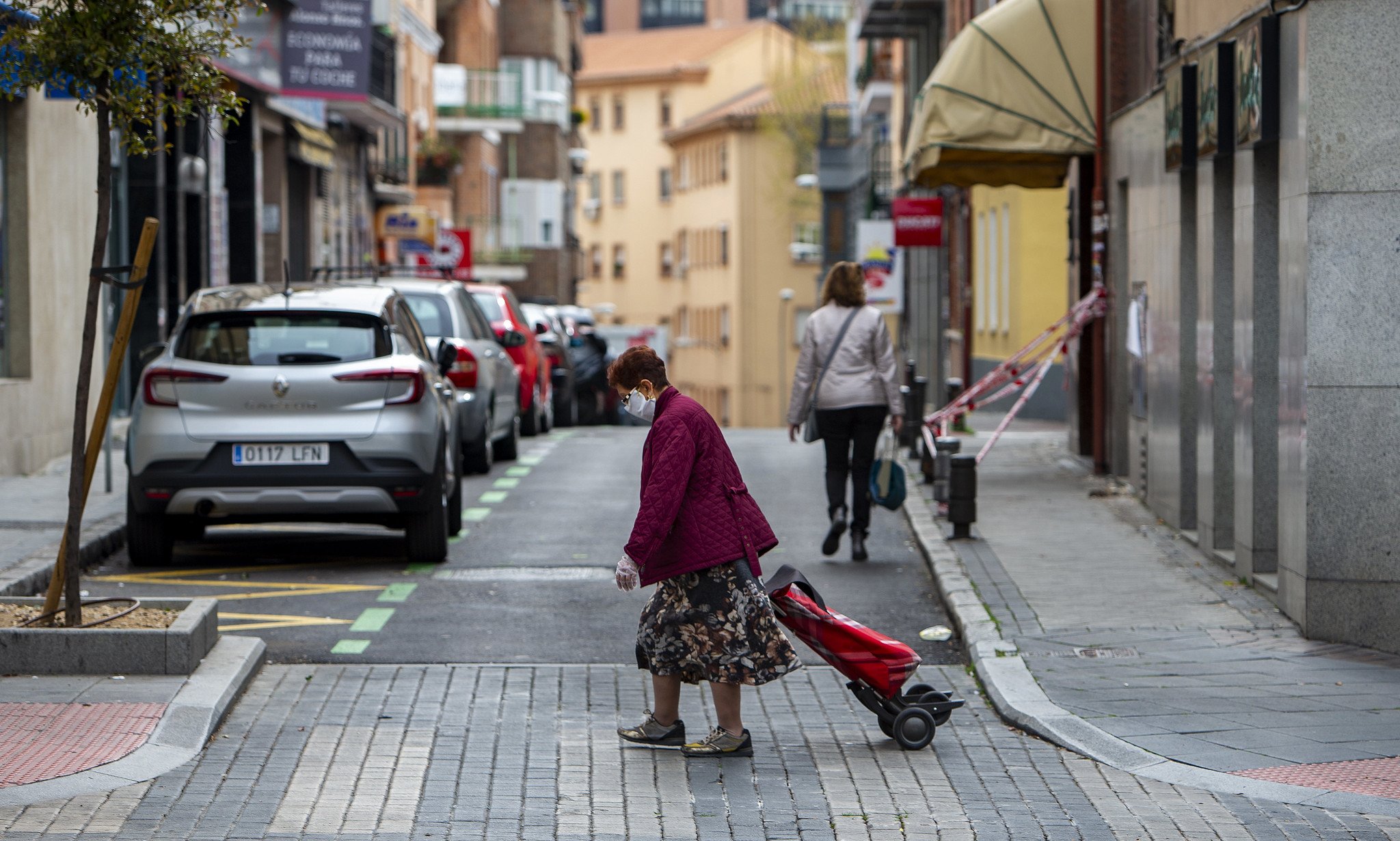 En el cruce con la calle Silvana vive una mujer de 91 años, además de su piso tiene otro en la misma zona / Foto: Pablo Moreno