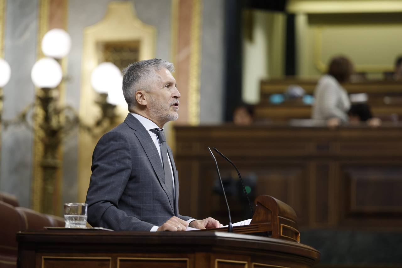 Marlaska hace el ridículo e insiste en que el contrato con Huawei es únicamente para almacenar datos