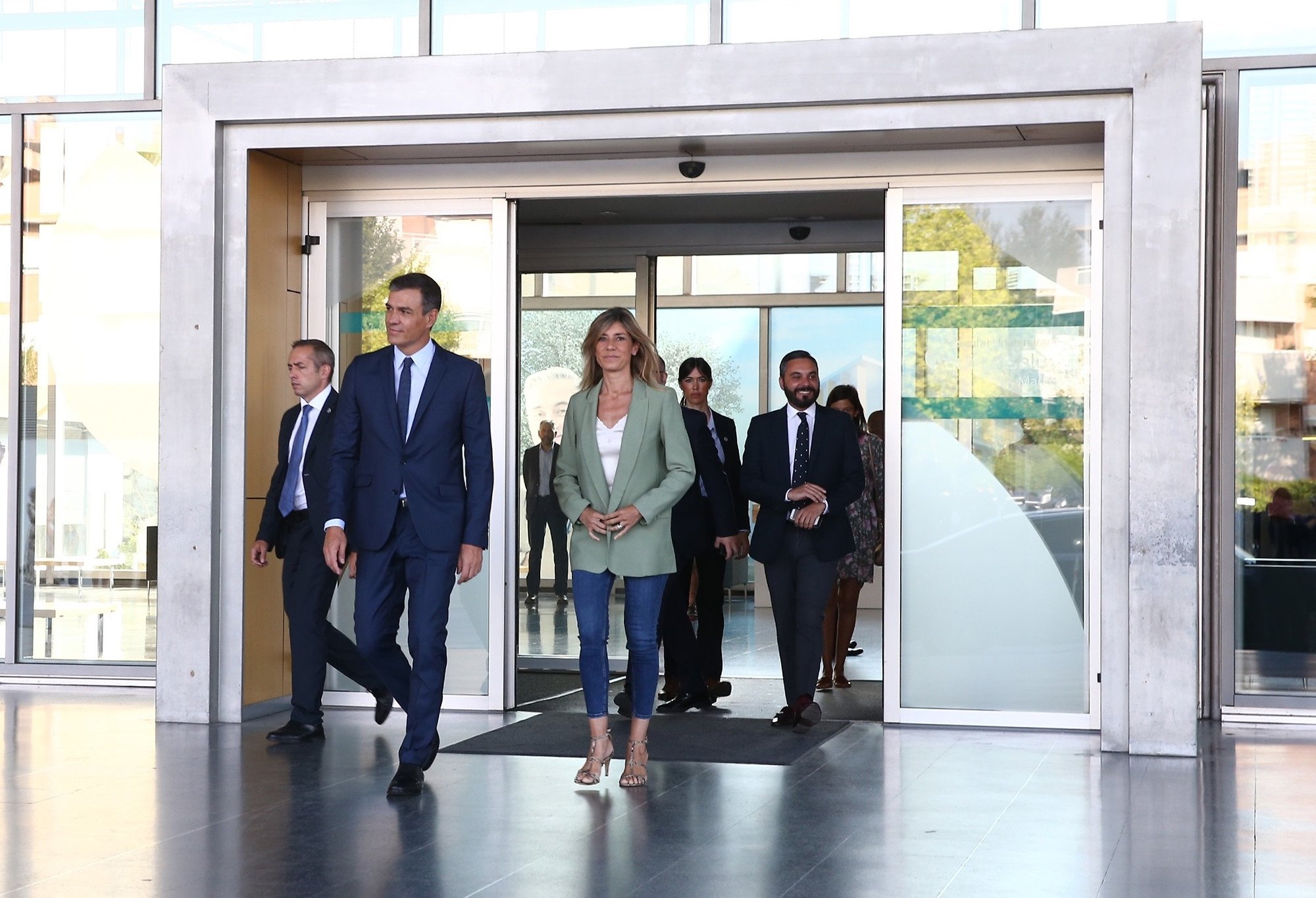 Pedro Sánchez y su mujer Begoña Gómez, cada vez más cerca del banquillo