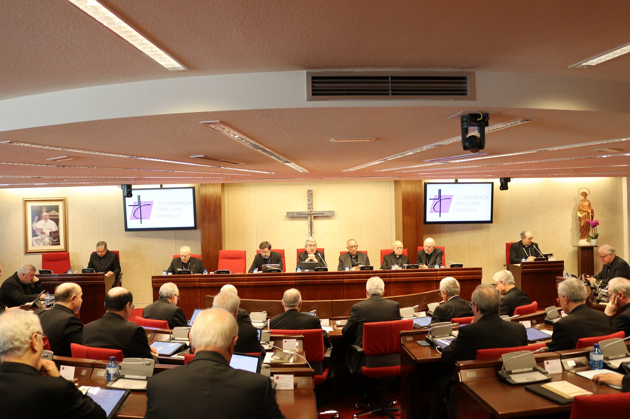 Obispos: vuestra función es enseñar, no agradar