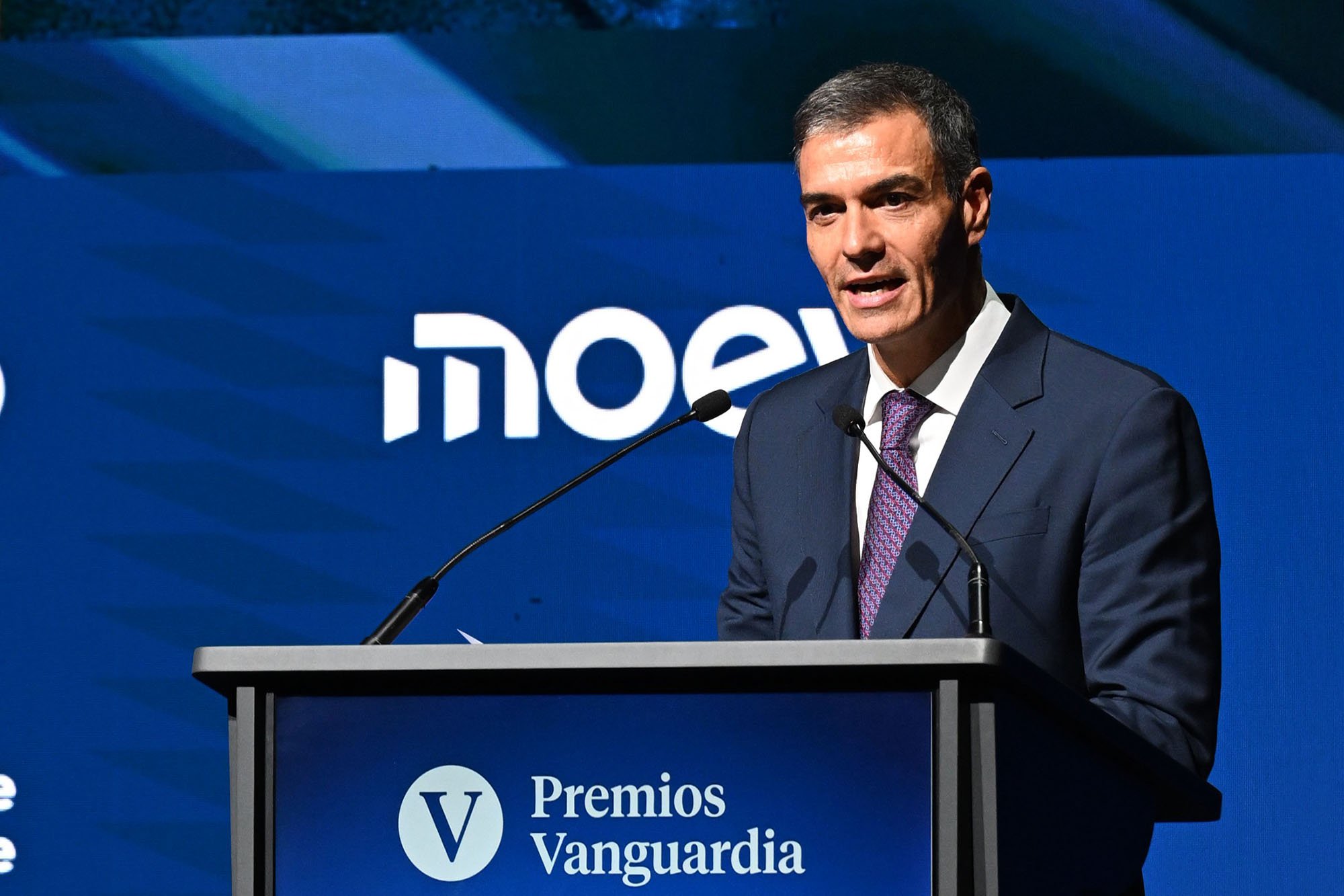 Y ojo que todo esto lo dice en los III Premios La Vanguardia, y la prensa, incluida La Vanguardia, no solo calla sino que aplaude el discurso de la censura