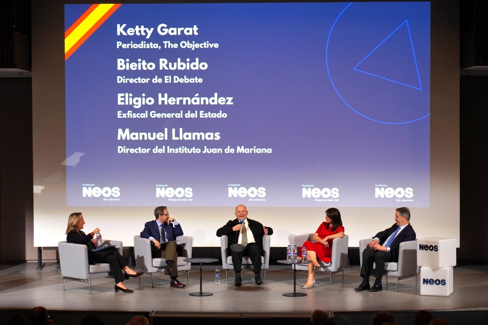 La conferencia «El extremismo se hace Gobierno» convocada por la Fundación NEOS, que busca analizar la grave situación política, institucional, económica y social que atraviesa España La conferencia «El extremismo se hace Gobierno» convocada por la Fundación NEOS, que busca analizar la grave situación política, institucional, económica y social que atraviesa España
