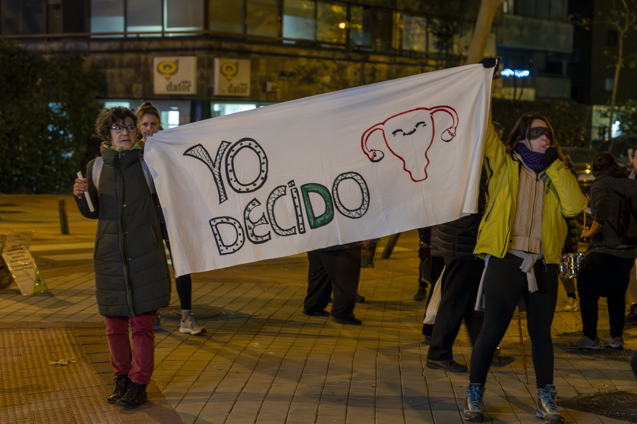 En cualquier caso, ¿endometriosis, infecciones o perforaciones del útero? ¿Peligrosas infecciones (sepsis) y grandes pérdidas de sangre? ¿Depresiones? Nada de eso ocurre cuando abortas, palabra de Mónica García / Foto: Pablo Moreno En cualquier caso, ¿endometriosis, infecciones o perforaciones del útero? ¿Peligrosas infecciones (sepsis) y grandes pérdidas de sangre? ¿Depresiones? Nada de eso ocurre cuando abortas, palabra de Mónica García / Foto: Pablo Moreno