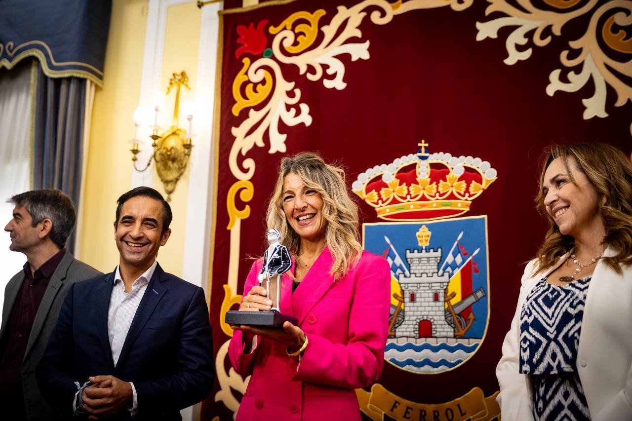 Yoli es única en su especie y ella proclama feliz que "el SMI es una historia de éxito" en España Yoli es única en su especie y ella proclama feliz que "el SMI es una historia de éxito" en España