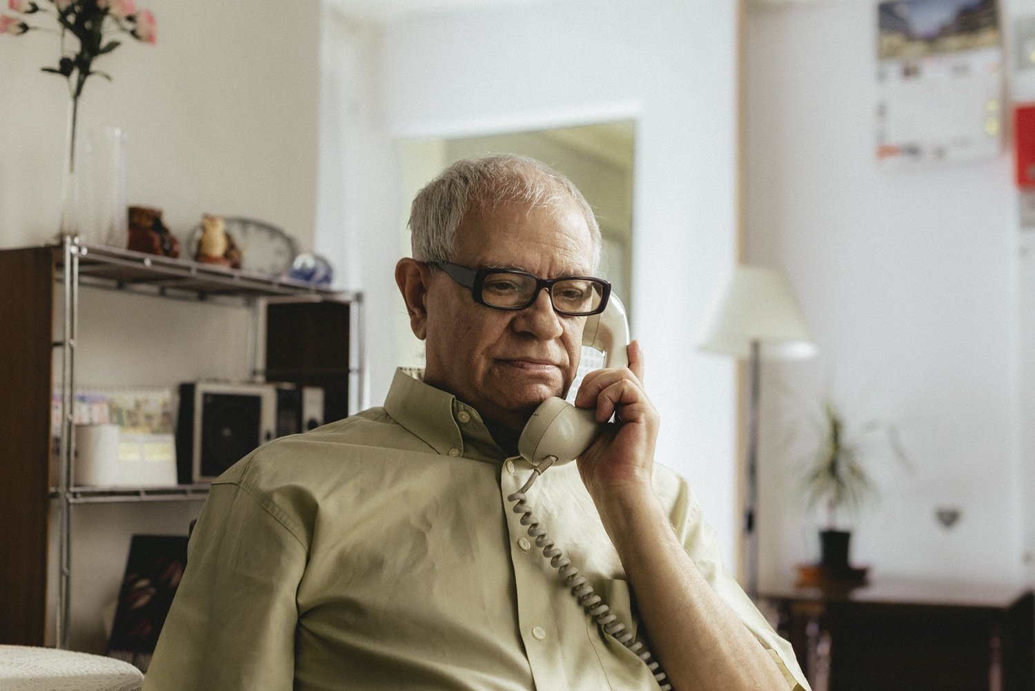 Ring ring. Suena el teléfono. Y no es una llamada cualquiera Ring ring. Suena el teléfono. Y no es una llamada cualquiera