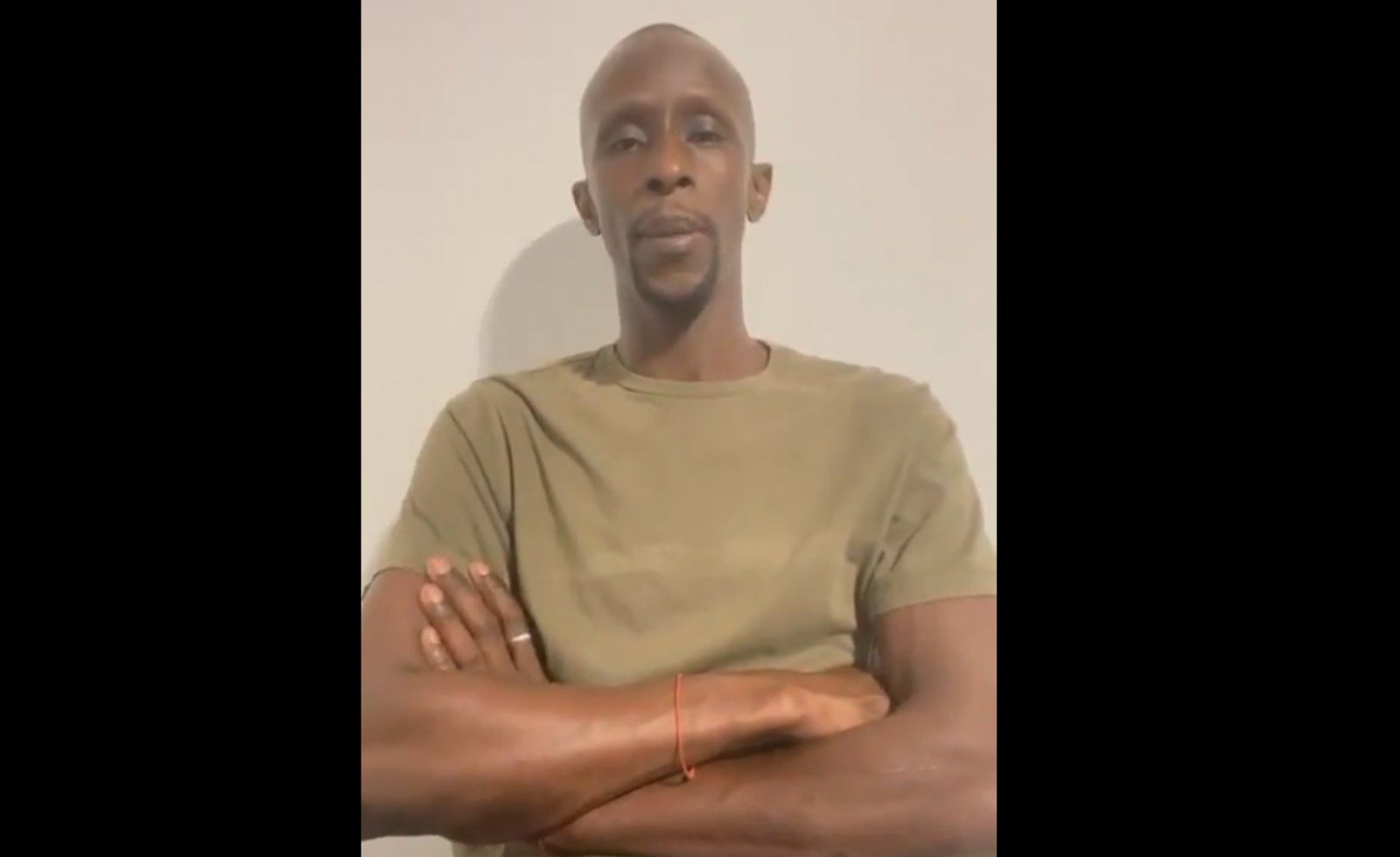 "Soy Serigne Mbaye. Si estáis viendo este vídeo es porque he sido secuestrado por las fuerzas de ocupación de Israel y llevado a Israel contra mi voluntad" "Soy Serigne Mbaye. Si estáis viendo este vídeo es porque he sido secuestrado por las fuerzas de ocupación de Israel y llevado a Israel contra mi voluntad"