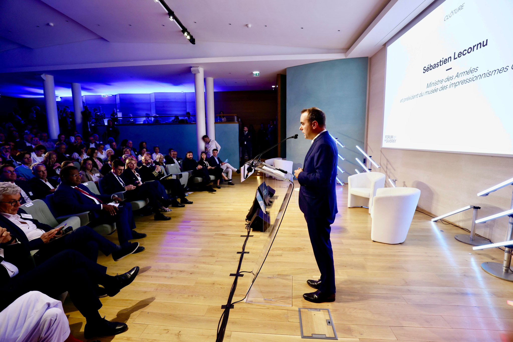 Macron había nombrado el pasado 9 de septiembre a su ministro de Defensa (desde mayo de 2022), Sébastien Lecornu, como nuevo primer ministro