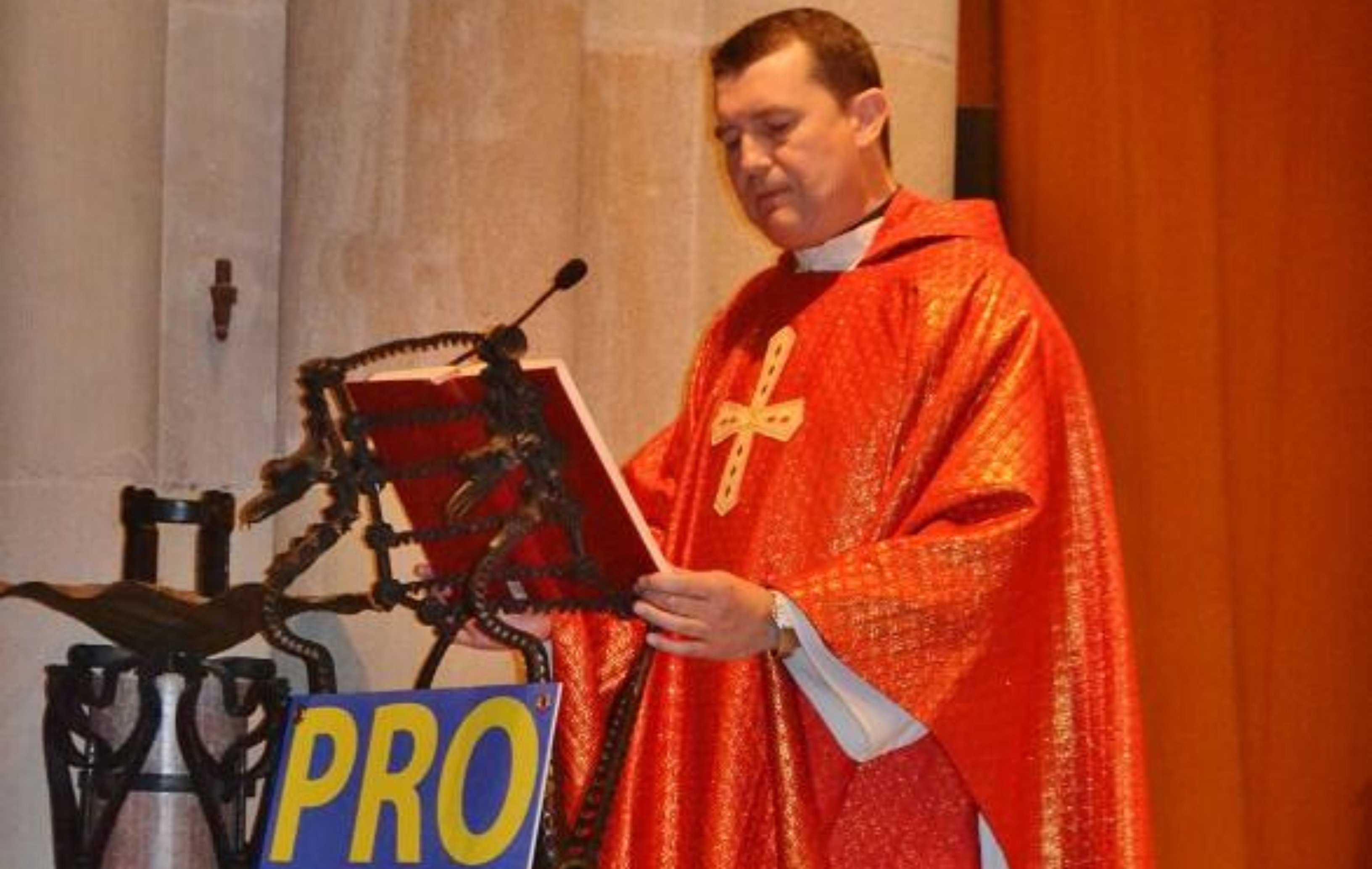 Procesamiento sorprendente el del padre Custodio Ballester, si lo comparamos con los incesantes casos denunciados por los ultrajes, burlas y ofensas al cristianismo, que por norma general suelen acabar archivados Procesamiento sorprendente el del padre Custodio Ballester, si lo comparamos con los incesantes casos denunciados por los ultrajes, burlas y ofensas al cristianismo, que por norma general suelen acabar archivados