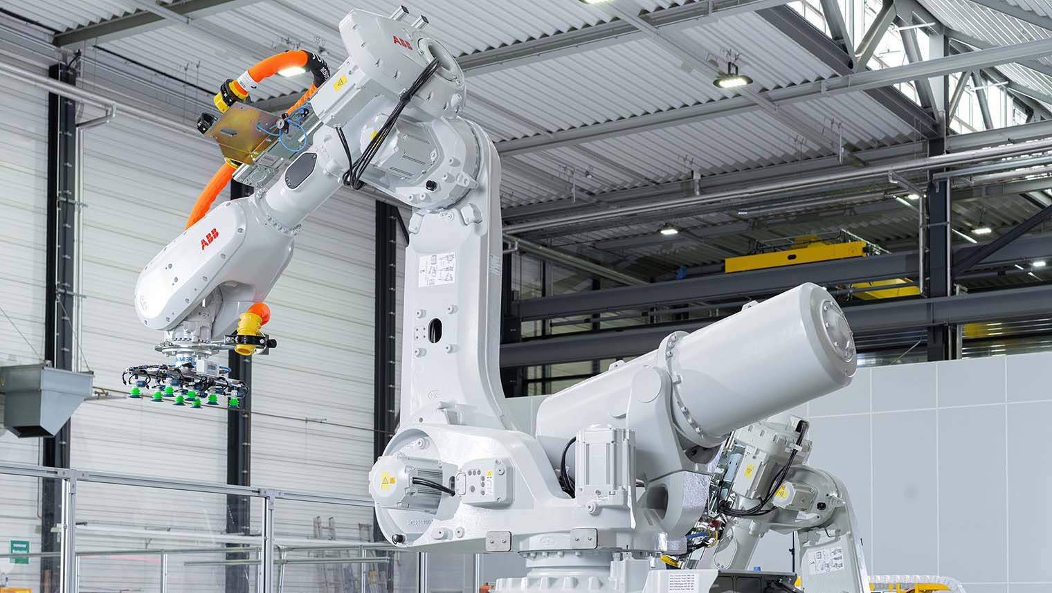 ABB vende su división de robótica a SoftBank... en pleno auge de los robots en el mundo