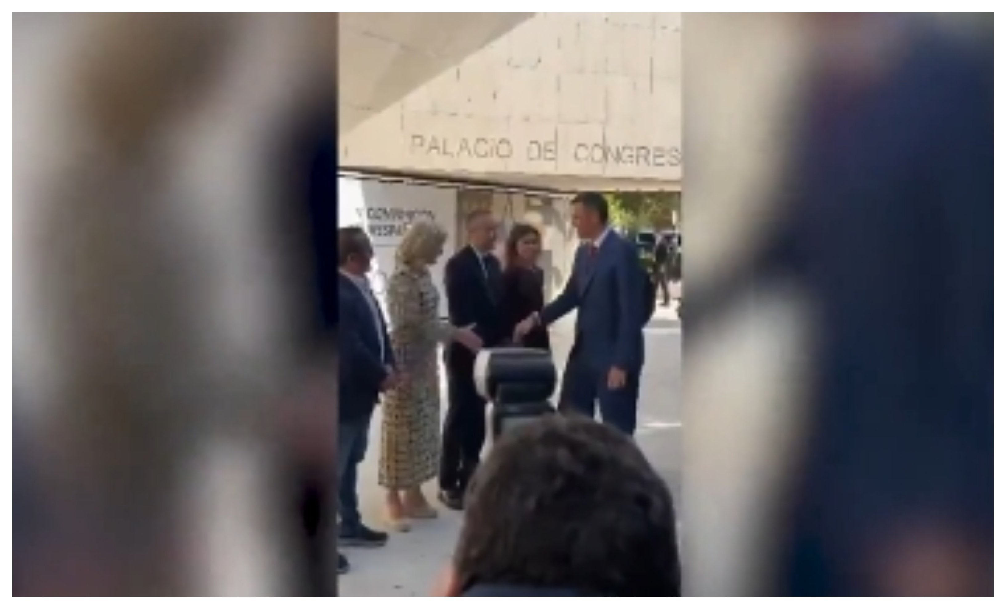 Sánchez, abucheado, también, en Cáceres