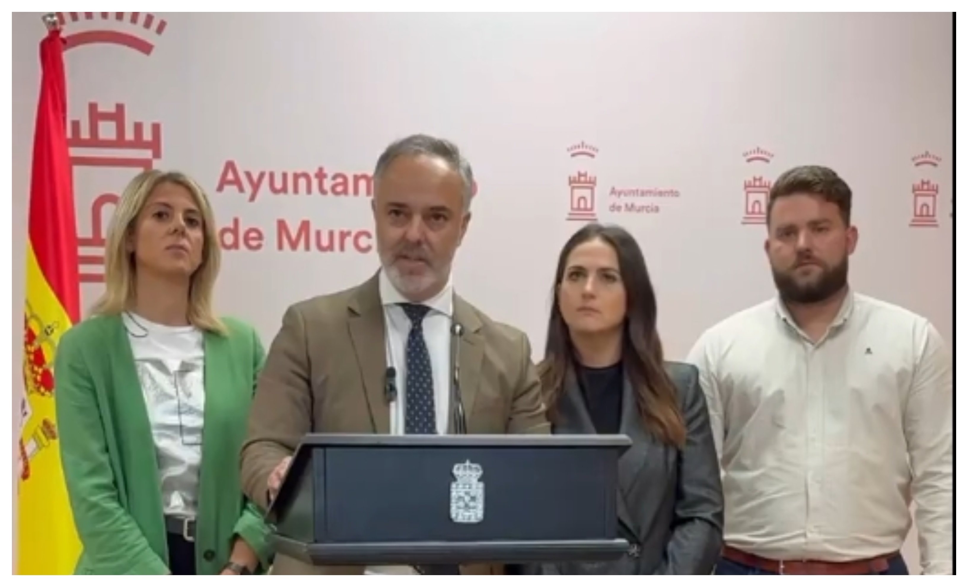 El Grupo Municipal de Vox en el Consistorio murciano denuncia que el Gobierno del PP hace seguidismo de las nefastas políticas sobre inmigración del Sánchez El Grupo Municipal de Vox en el Consistorio murciano denuncia que el Gobierno del PP hace seguidismo de las nefastas políticas sobre inmigración del Sánchez