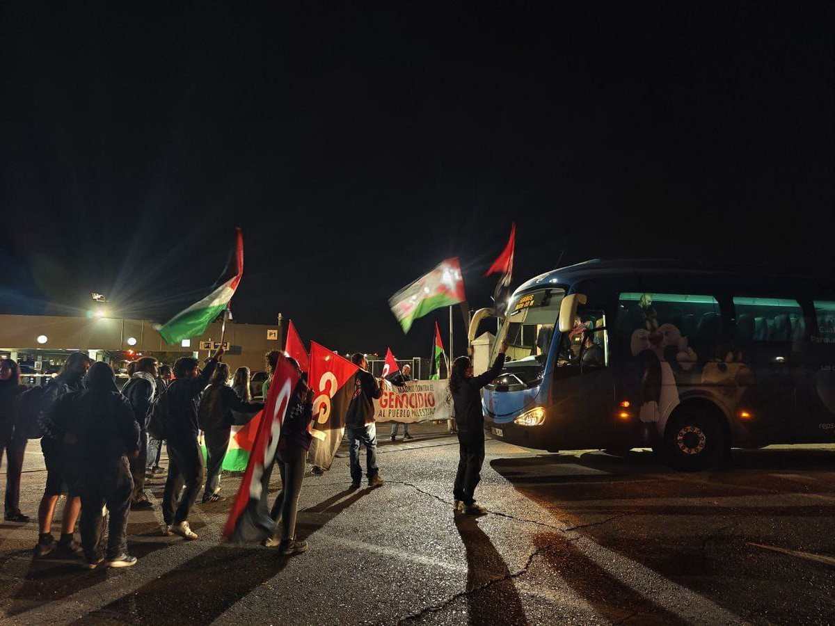 Un piquete de la Confederación General del Trabajo (CGT) Un piquete de la Confederación General del Trabajo (CGT)