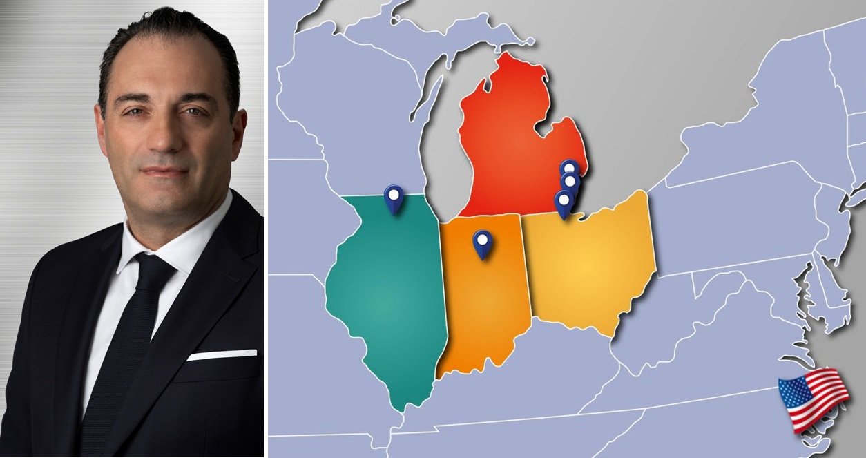 Antonio Filosa es CEO de Stellantis y responsable del grupo en Norteamérica, y quiere tener contento a Donald Trump y no sufrir más impacto por los aranceles