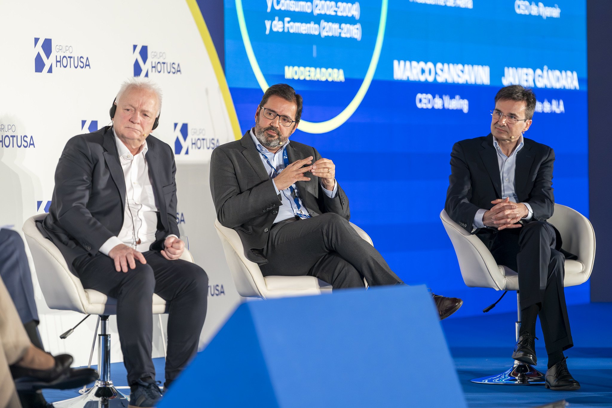 Eddie Wilson, CEO de Ryanair; Javier Gándara, presidente de ALA y director general de easyJet para el sur de Europa; y Marco Sansavini, presidente de Iberia; están al frente de algunas de las aerolíneas que acumulan impagos del Gobierno por vuelos subvencionados de residentes de las islas y de Ceuta y Melilla / Foto: Pablo Moreno Eddie Wilson, CEO de Ryanair; Javier Gándara, presidente de ALA y director general de easyJet para el sur de Europa; y Marco Sansavini, presidente de Iberia; están al frente de algunas de las aerolíneas que acumulan impagos del Gobierno por vuelos subvencionados de residentes de las islas y de Ceuta y Melilla / Foto: Pablo Moreno