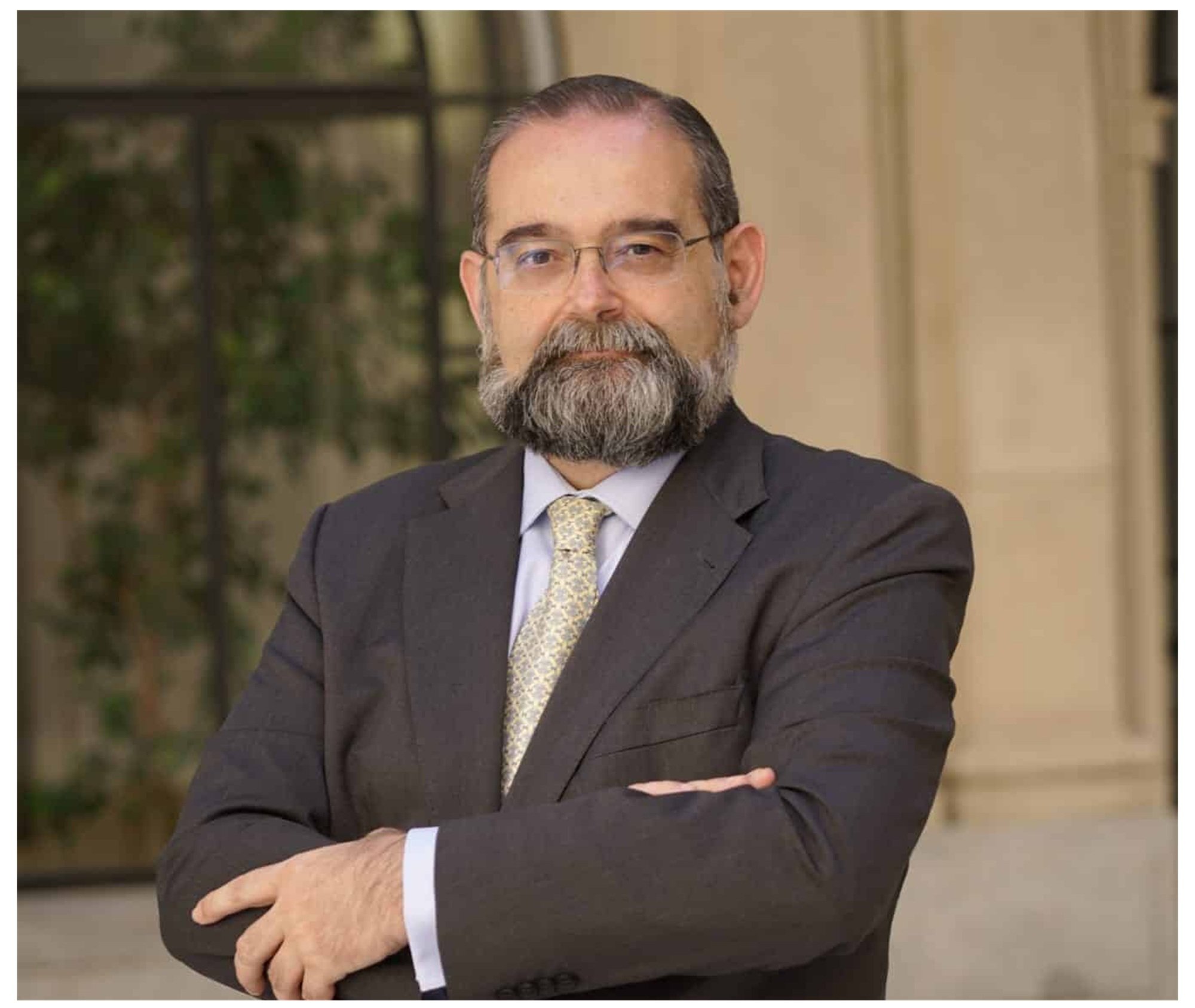 He de reconocer que Alfonso Bullón de Mendoza, el 'number one' de la ACdP, se merece un aplauso, al que unir otros por el lanzamiento del diario digital El Debate, del que yo esperaba mucho menos y me encuentro mucho más