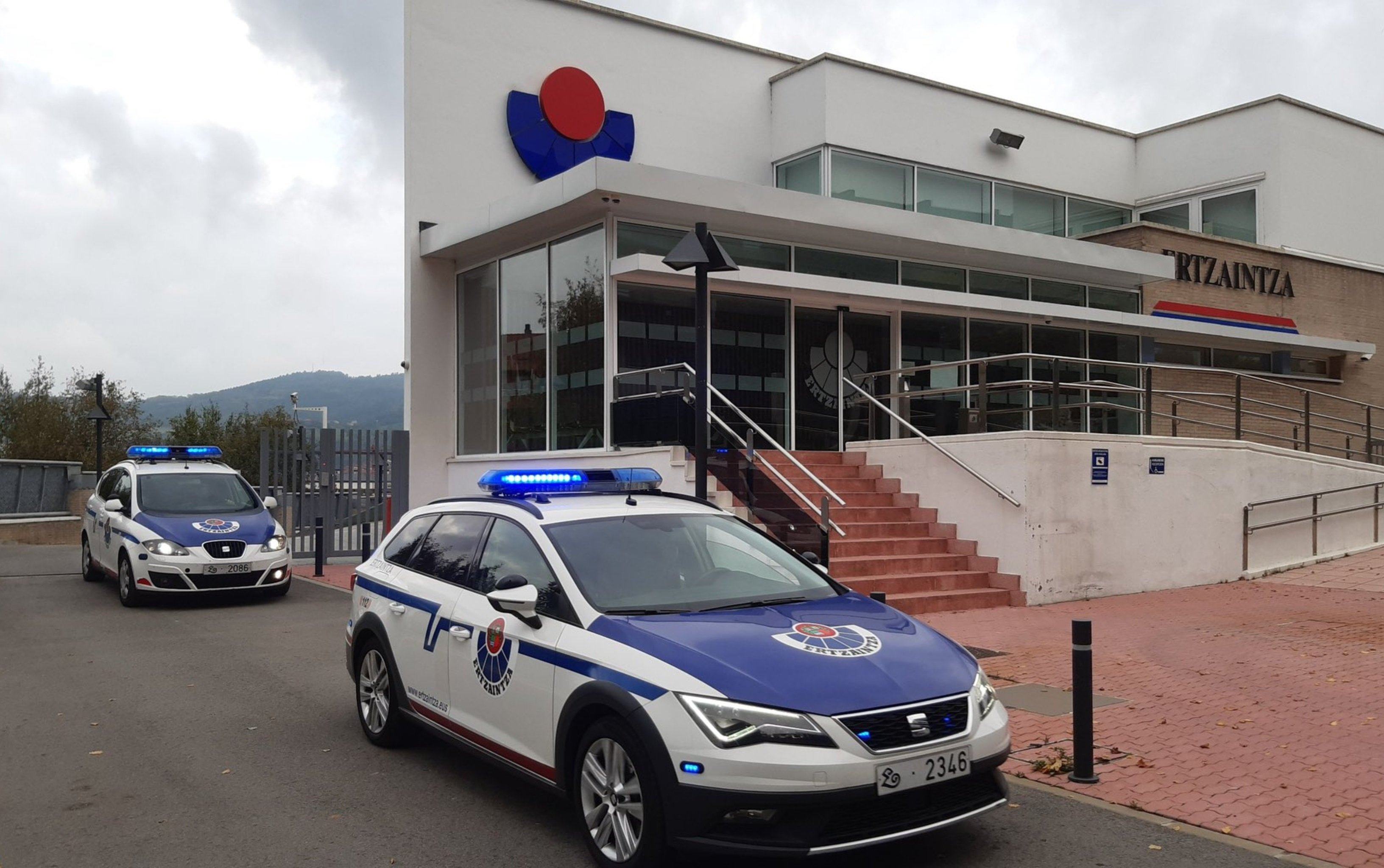 La Ertzaintza incluye ahora en sus comunicaciones la nacionalidad de detenidos y de sus víctimas. Hasta el momento, esas informaciones no se consideraban datos relevantes