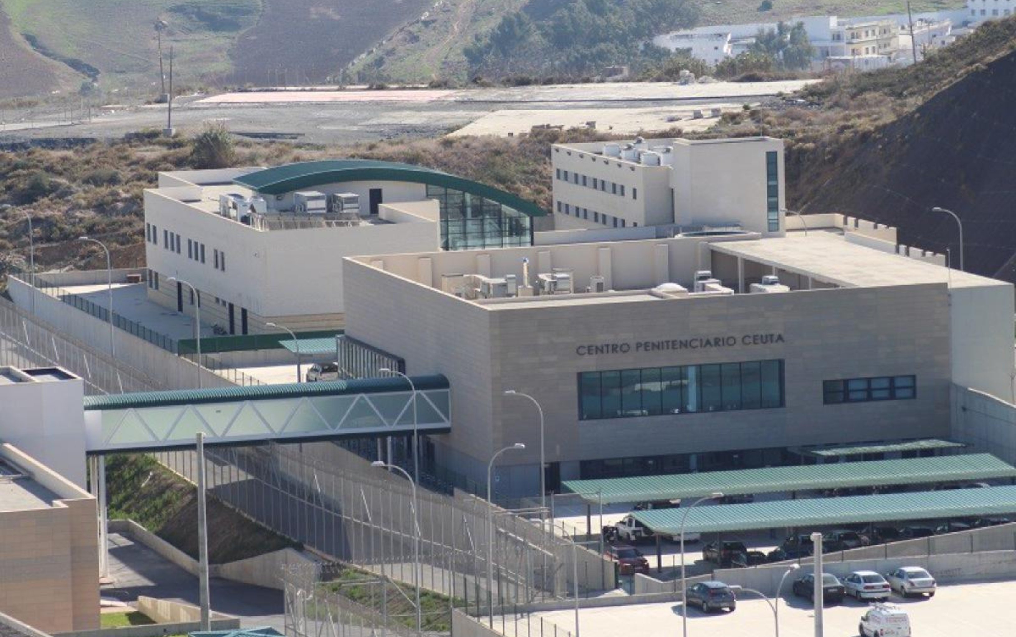 Islamización de las cárceles. Sin cerdo y menú halal para los presos de la prisión de Ceuta, porque los musulmanes son más del 80%