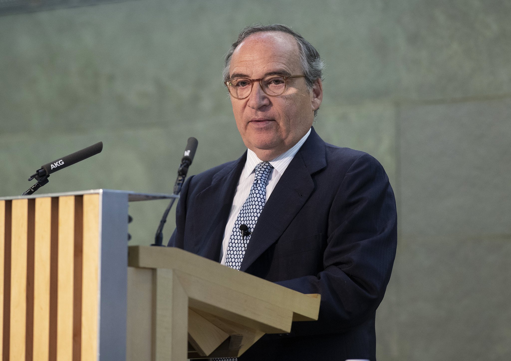 Antonio Hernández Callegas es presidente ejecutivo de Ebro Foods e insiste en que la UE endurezca los aranceles a los países EBA... para proteger a los agricultores europeos / Foto: Pablo Moreno Antonio Hernández Callegas es presidente ejecutivo de Ebro Foods e insiste en que la UE endurezca los aranceles a los países EBA... para proteger a los agricultores europeos / Foto: Pablo Moreno