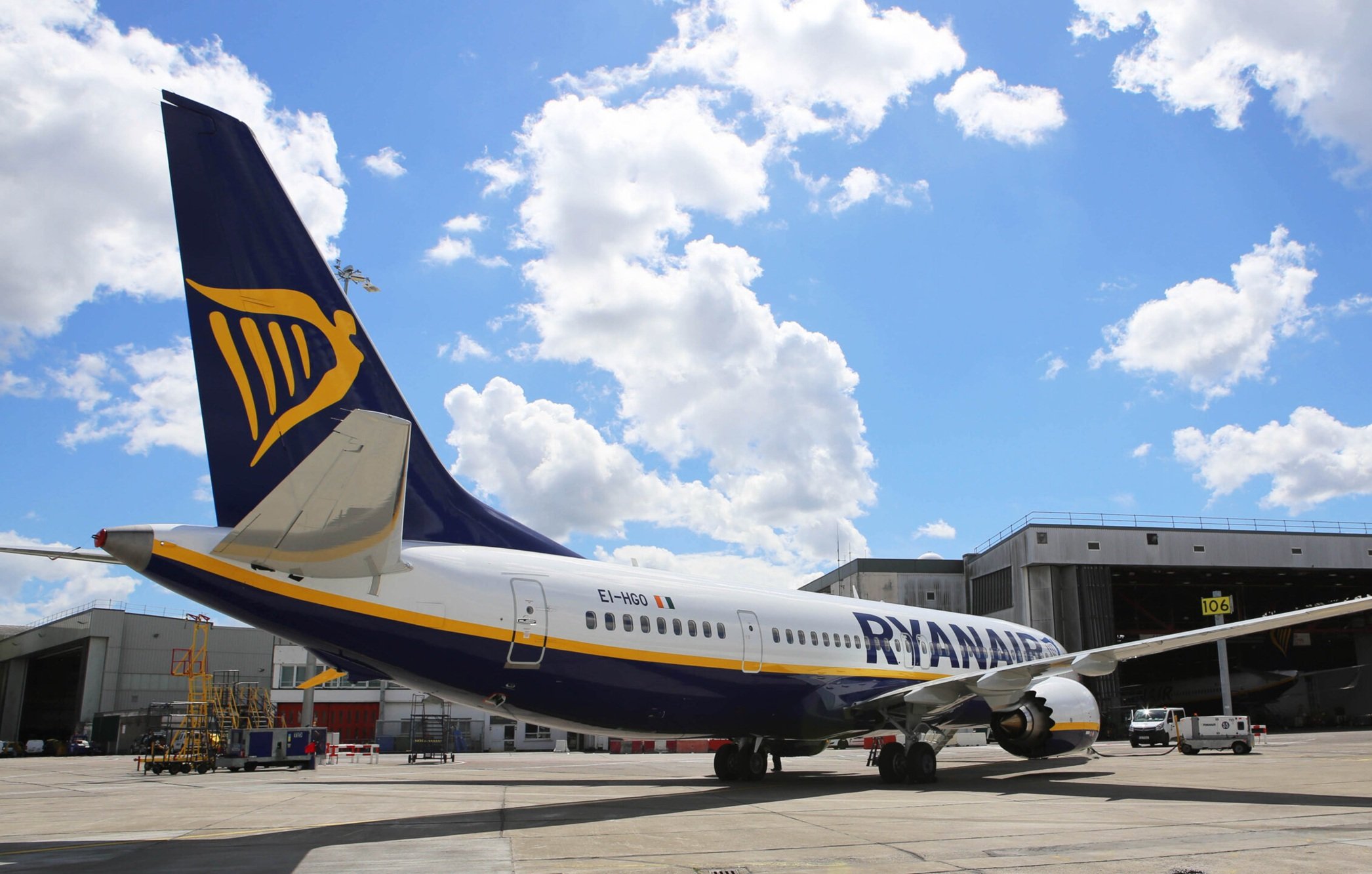 A Ryanair no le pasa factura su chantaje a España: crecen ingresos y beneficios... y prevé más pasajeros A Ryanair no le pasa factura su chantaje a España: crecen ingresos y beneficios... y prevé más pasajeros