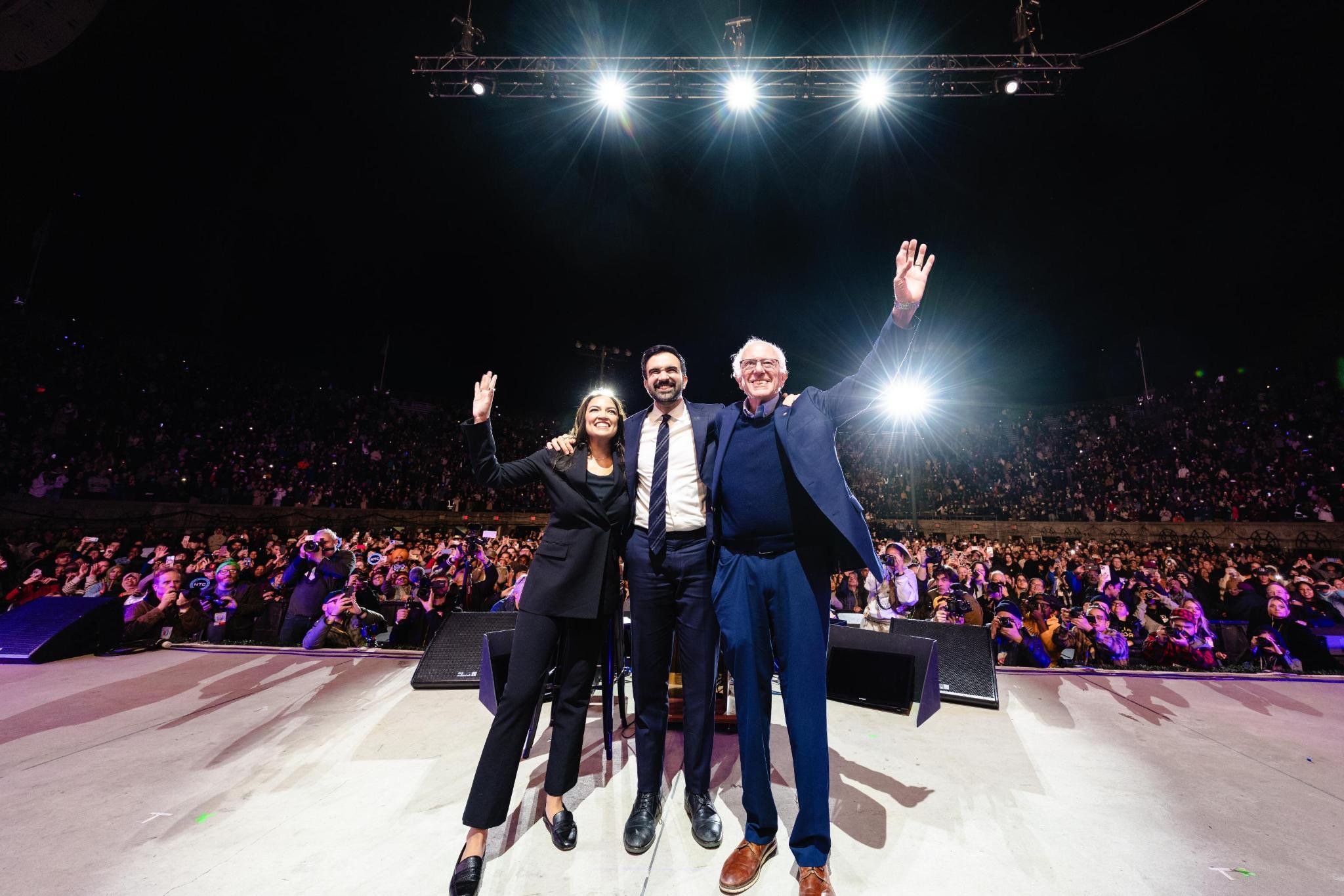 La victoria de Mamdani no se entiende sin el apoyo de Alexandria Ocasio-Cortez y Bernie Sanders La victoria de Mamdani no se entiende sin el apoyo de Alexandria Ocasio-Cortez y Bernie Sanders