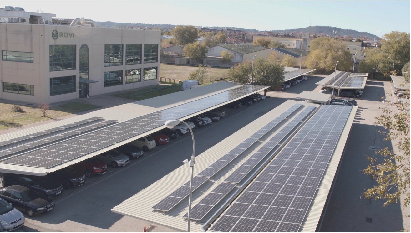 Rovi es una farmacéutica española dedicada a la investigación, desarrollo, fabricación, y comercialización de productos farmacéuticos, con sede en Pozuelo de Alarcón (Madrid) Rovi es una farmacéutica española dedicada a la investigación, desarrollo, fabricación, y comercialización de productos farmacéuticos, con sede en Pozuelo de Alarcón (Madrid)