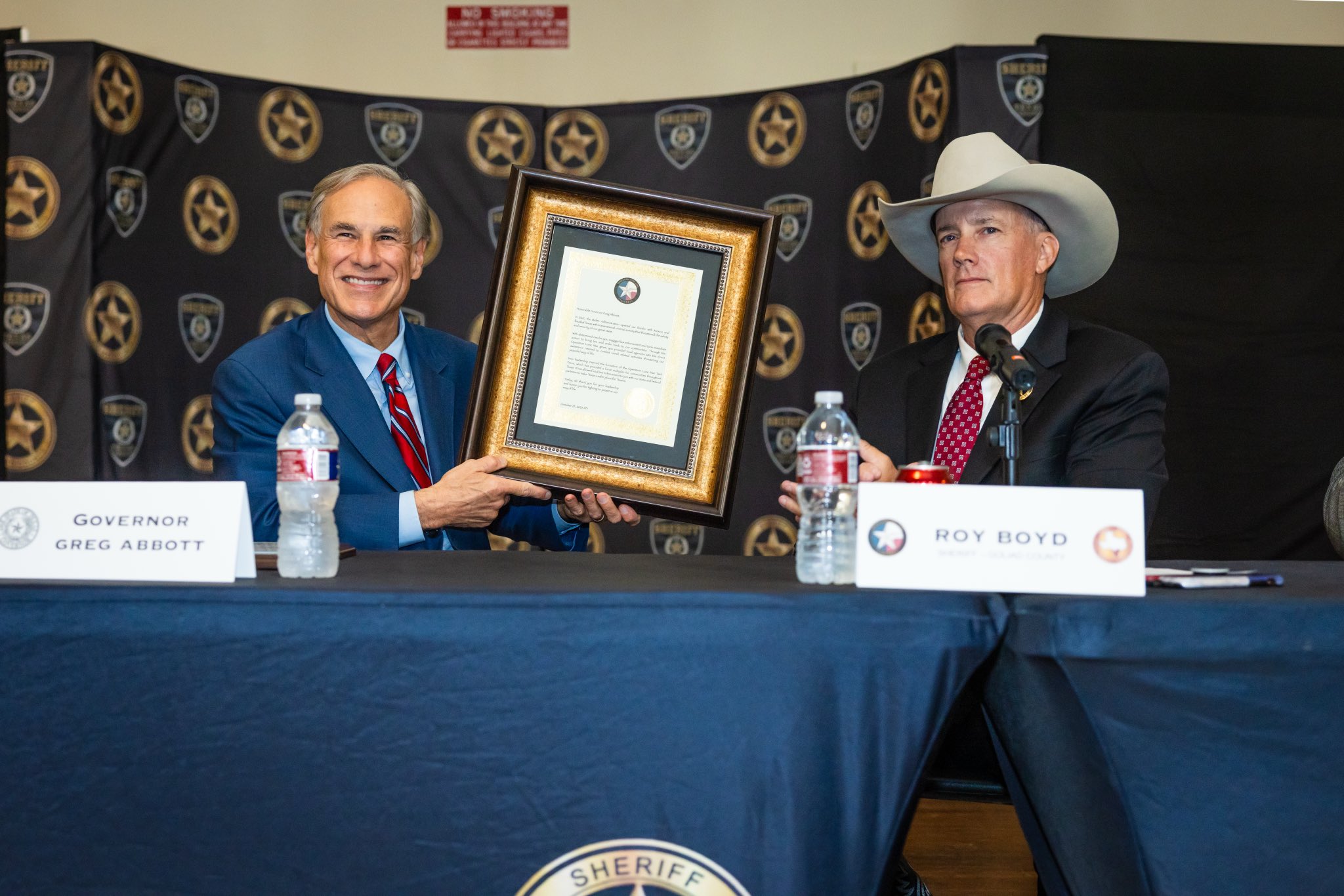 Ahora vuelven a ser esos mismos ciudadanos los que dan continuidad a las políticas de Abbott y el 4 de noviembre aprobaron por amplia mayoría la Proposición 15, la Enmienda sobre los Derechos de los Padres