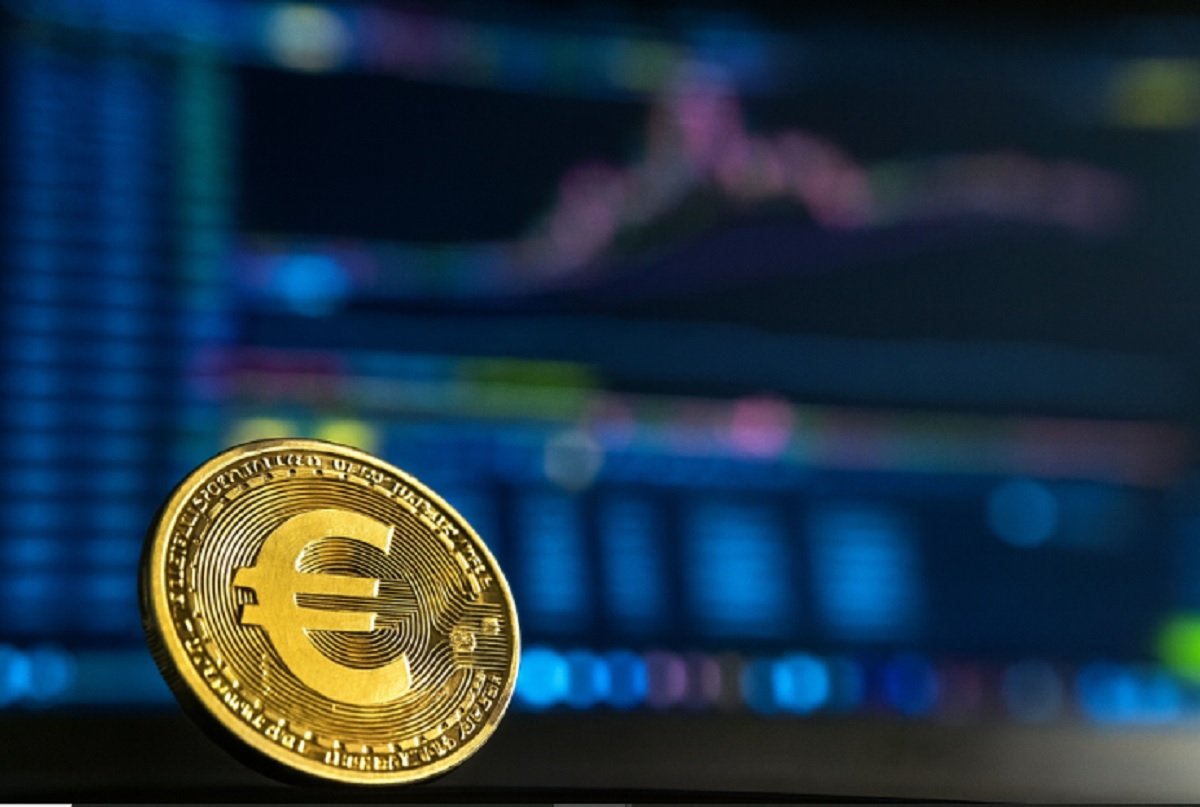 CaixaBank es una referencia internacional en servicios financieros y en medios de pago innovadores CaixaBank es una referencia internacional en servicios financieros y en medios de pago innovadores