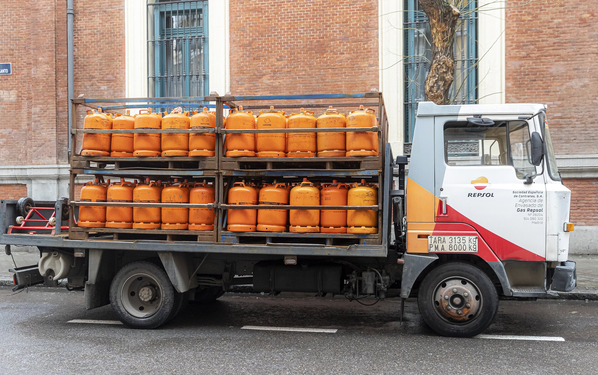 El precio de la bombona de butano da una alegría a los bolsillos en plena escalada de la inflación: encadena su tercera subida consecutiva / Foto: Pablo Moreno El precio de la bombona de butano da una alegría a los bolsillos en plena escalada de la inflación: encadena su tercera subida consecutiva / Foto: Pablo Moreno