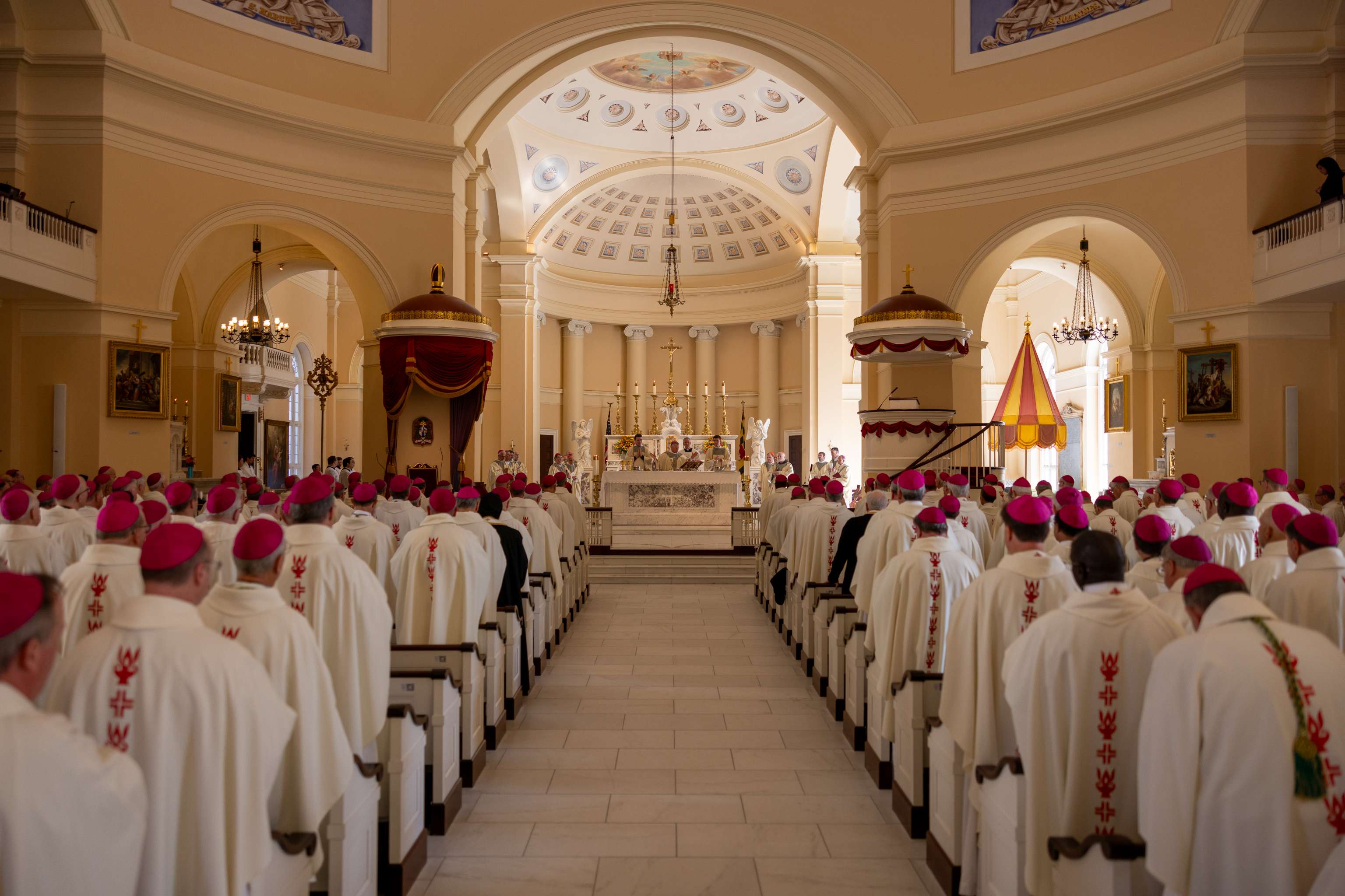La Conferencia de Obispos Católicos de Estados Unidos (USCCB) ha votado esta semana a favor de una nueva política que prohíbe a los hospitales católicos del país participar en tratamientos y cirugías de “transición de género” La Conferencia de Obispos Católicos de Estados Unidos (USCCB) ha votado esta semana a favor de una nueva política que prohíbe a los hospitales católicos del país participar en tratamientos y cirugías de “transición de género”