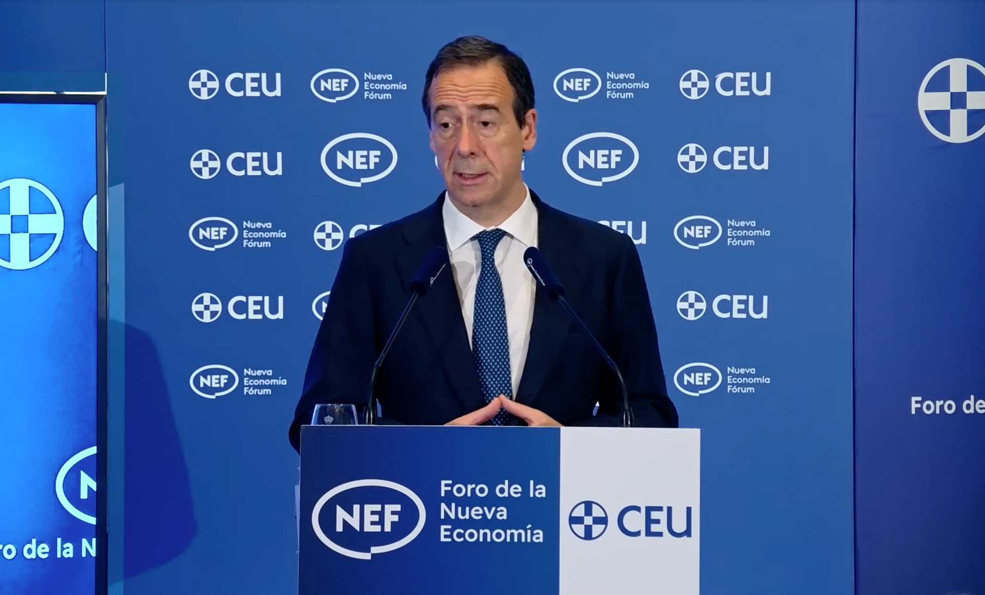 Gonzalo Gortázar, CEO de Caixabank, durante el desayuno informativo