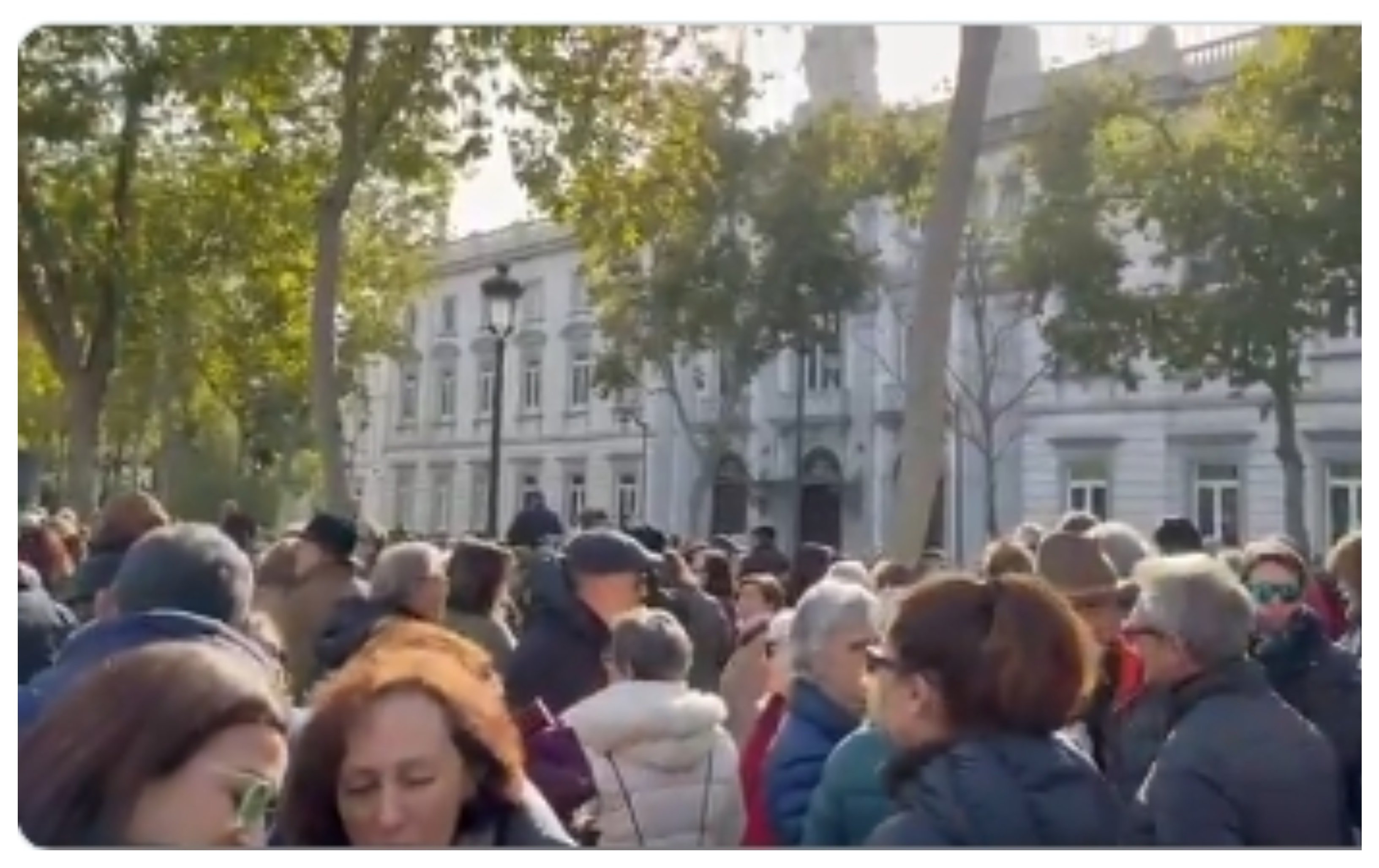Cuidado con convocar manifestaciones populares contra los jueces... Cuidado con convocar manifestaciones populares contra los jueces...