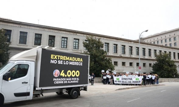 4.000 parados más por el cierre de Almaraz, una advertencia a Yolanda Díaz 4.000 parados más por el cierre de Almaraz, una advertencia a Yolanda Díaz