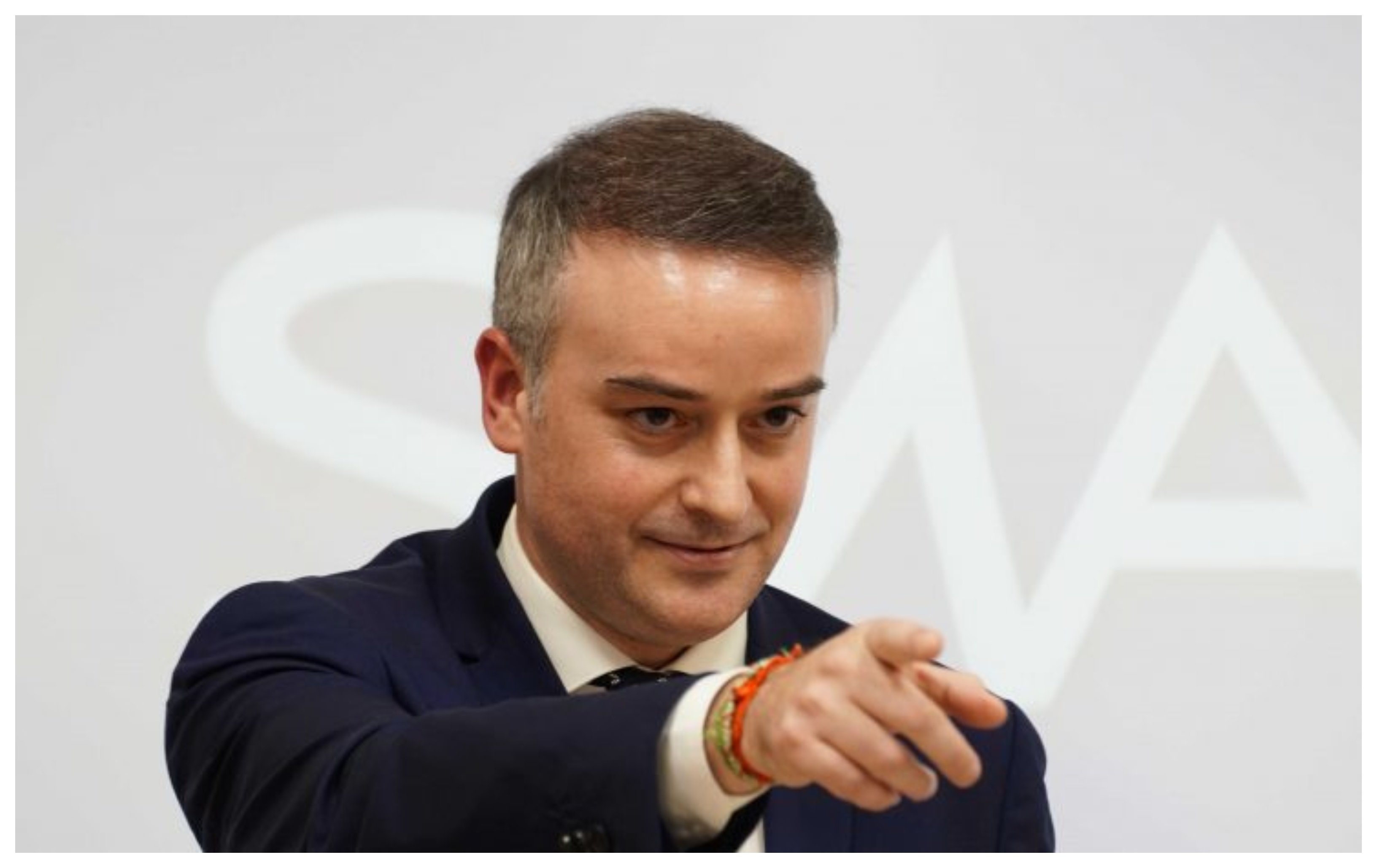 Iván Redondo es capaz de aconsejar a Sánchez cualquier cosa que le sirva para lograr su único propósito, en estos momentos, sólo uno: permanecer en el cargo Iván Redondo es capaz de aconsejar a Sánchez cualquier cosa que le sirva para lograr su único propósito, en estos momentos, sólo uno: permanecer en el cargo