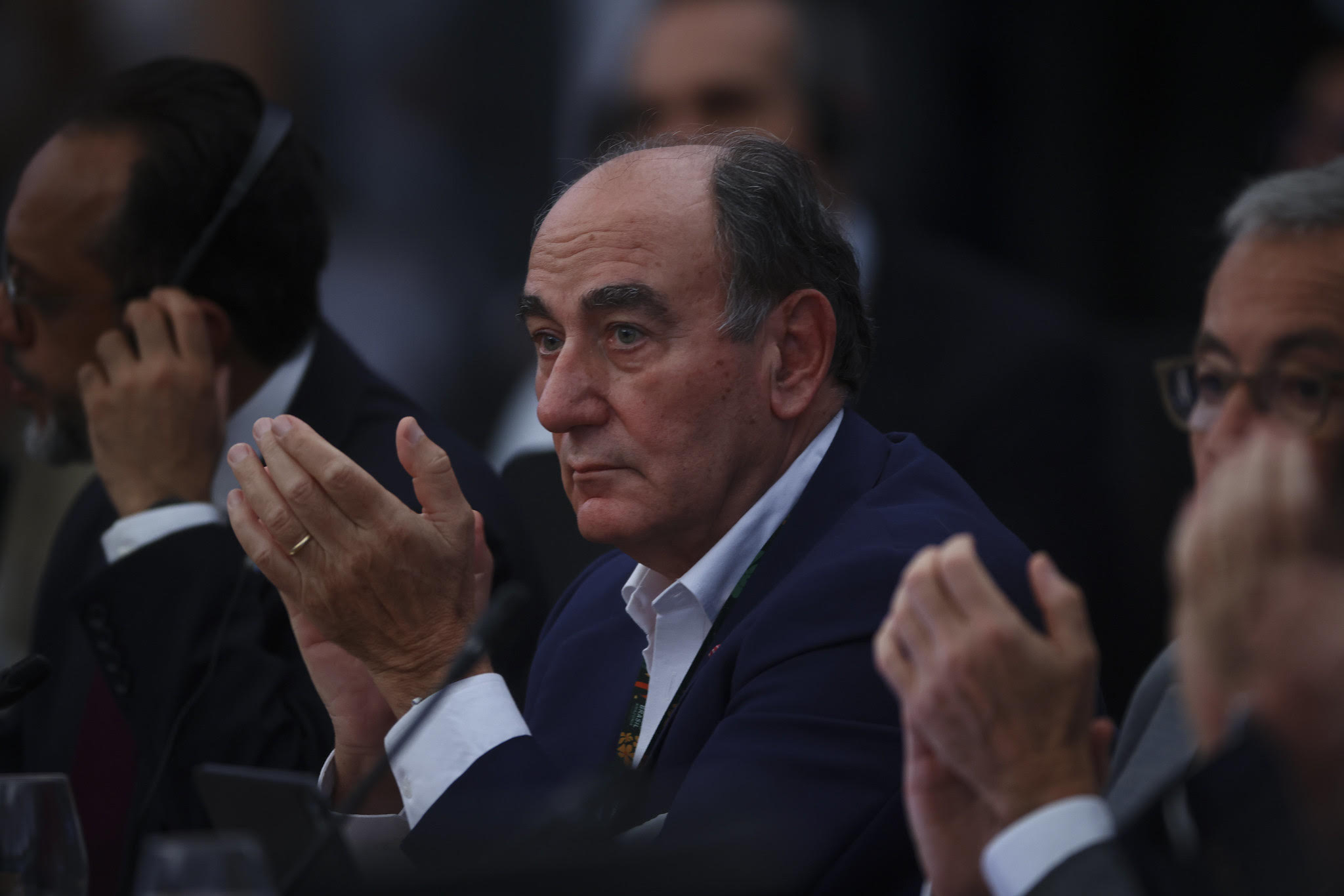 Galán ahora combina expansión y repliegue al mismo tiempo en Iberdrola... y gana flexibilidad financiera y operativa Galán ahora combina expansión y repliegue al mismo tiempo en Iberdrola... y gana flexibilidad financiera y operativa