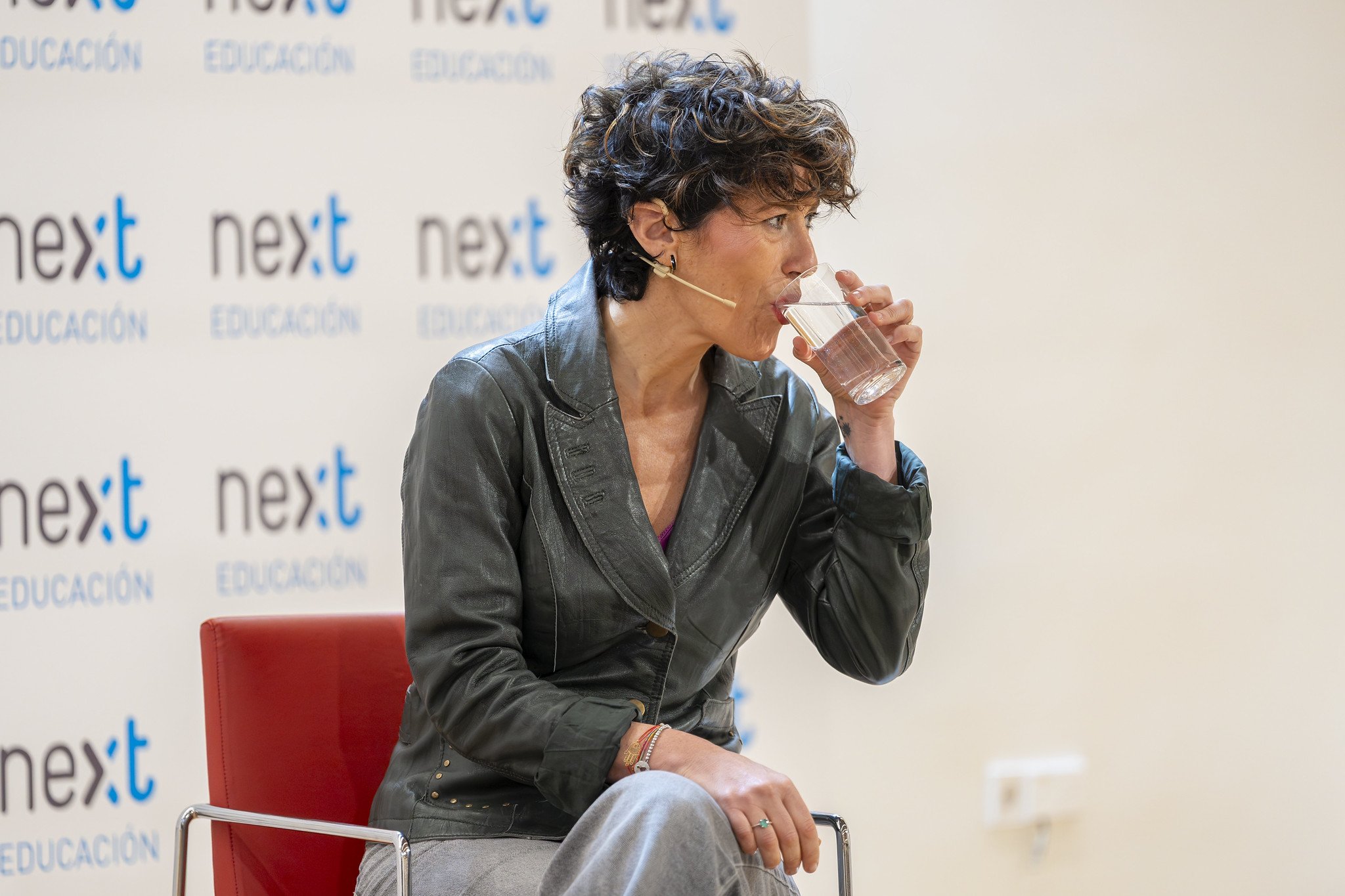 Aparece en escena la ministra Elma Saiz, tras el informe de la OCDE cualquier pensaría que admitiría errores y anunciaría soluciones, pero no / Foto: Pablo Moreno