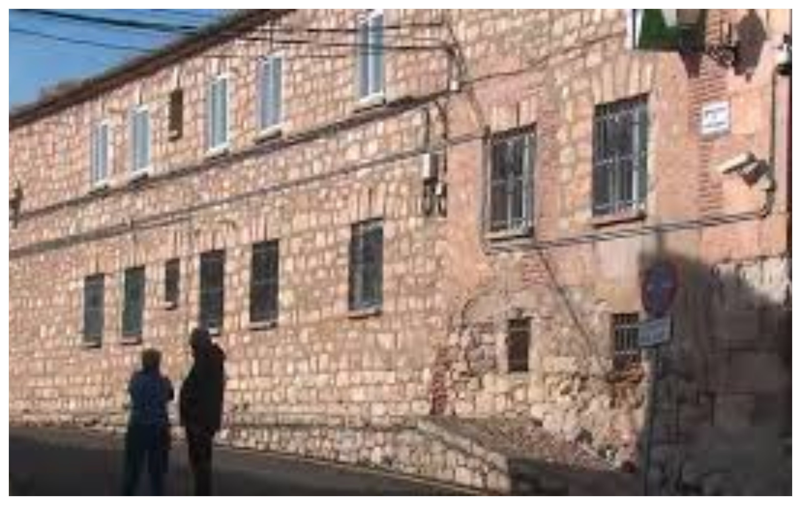 Jucil exige el realojo de ocho familias de guardias civiles -con menores y una mujer embarazada- desalojados del cuartel de Torrelaguna, ante el riesgo de derrumbe