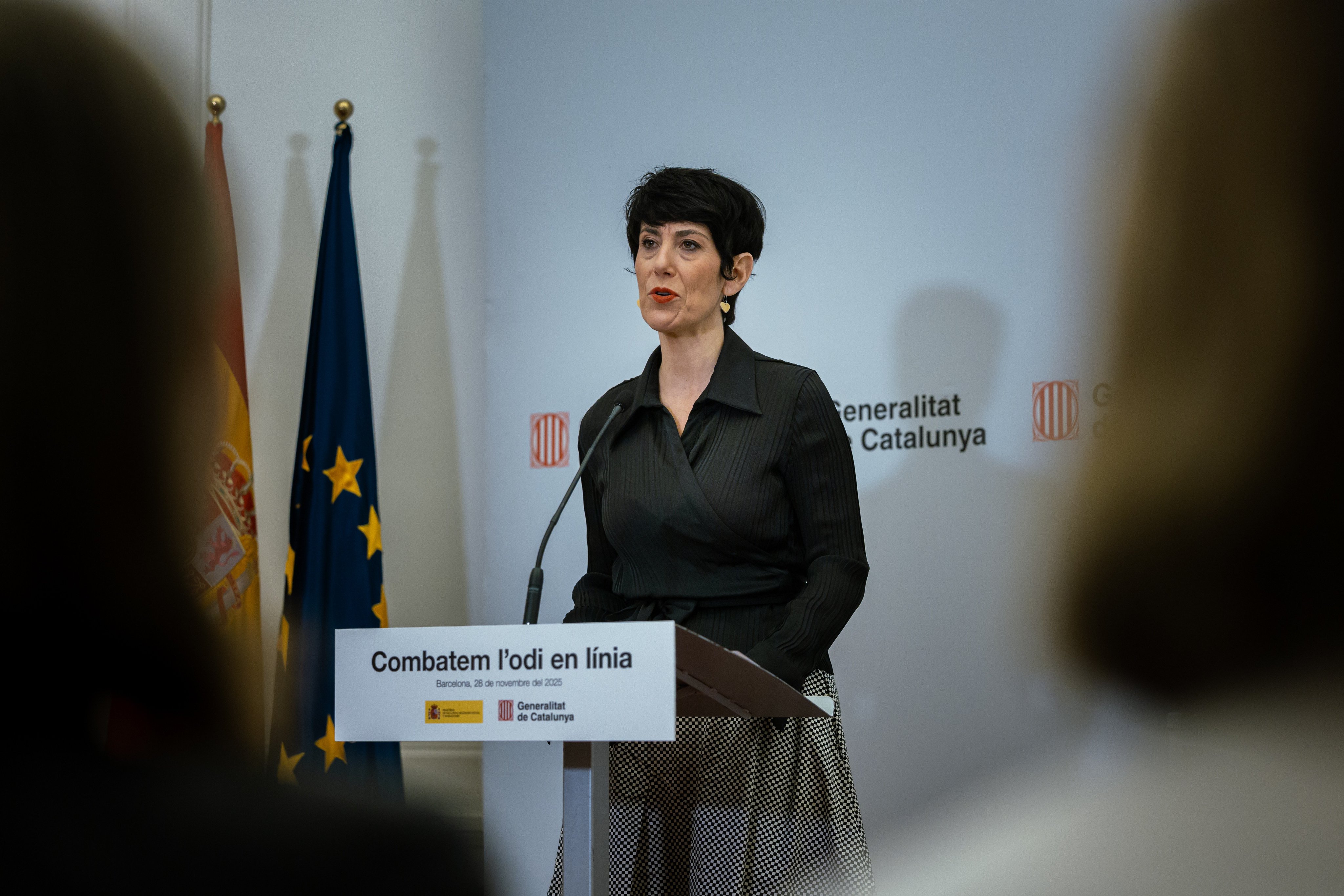 Las advertencias sobre el sistema de pensiones se acumulan, pero Elma Saiz niega todo: las pensiones están garantizadas